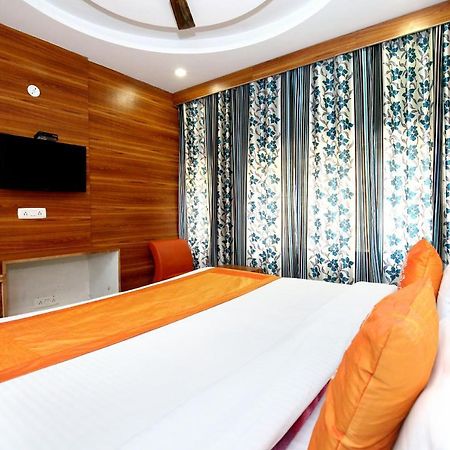Oyo 8622 Hotel Grand Inn Чандігарх Екстер'єр фото